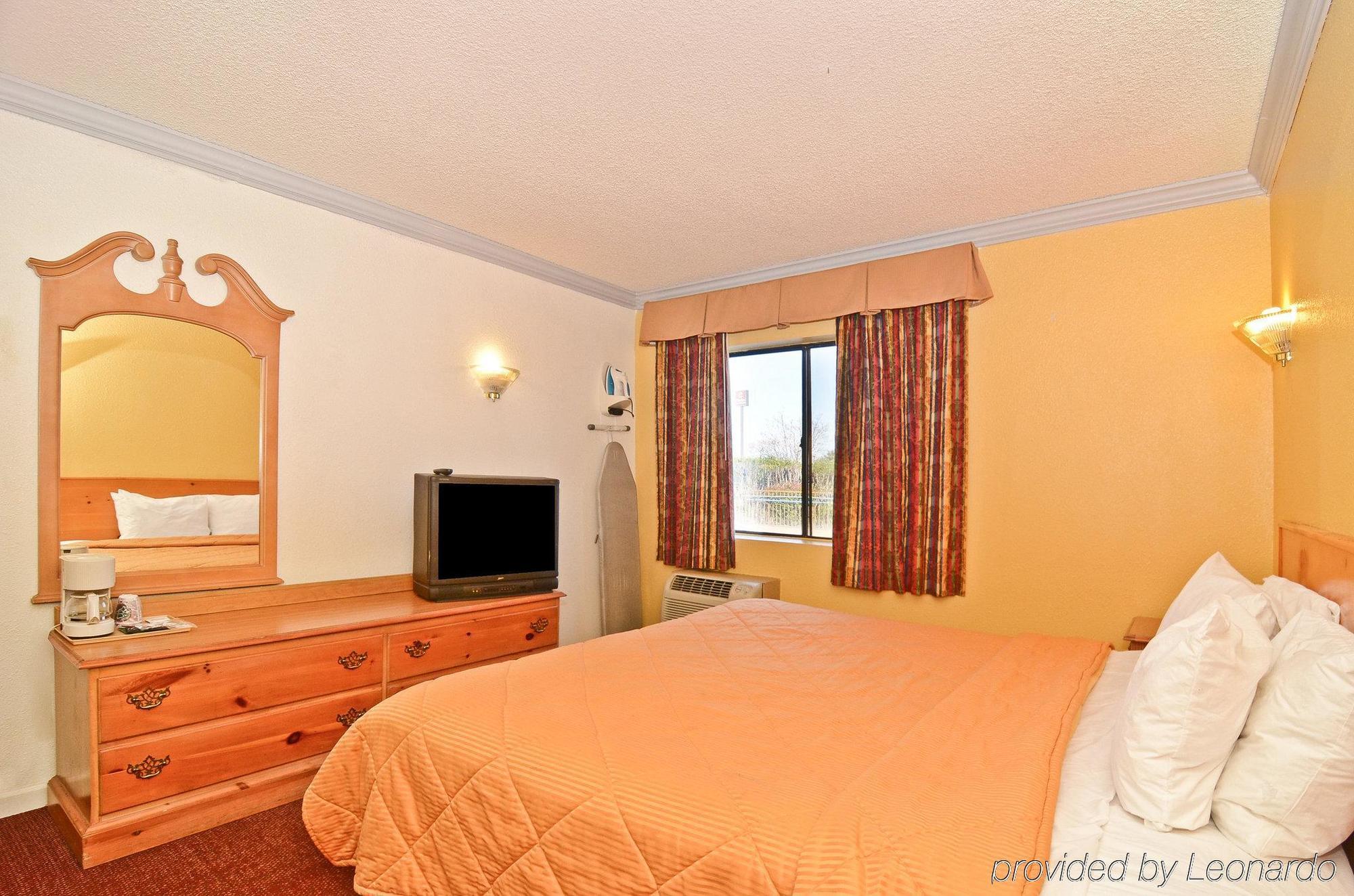 Americas Best Value Inn Stockton Quarto foto